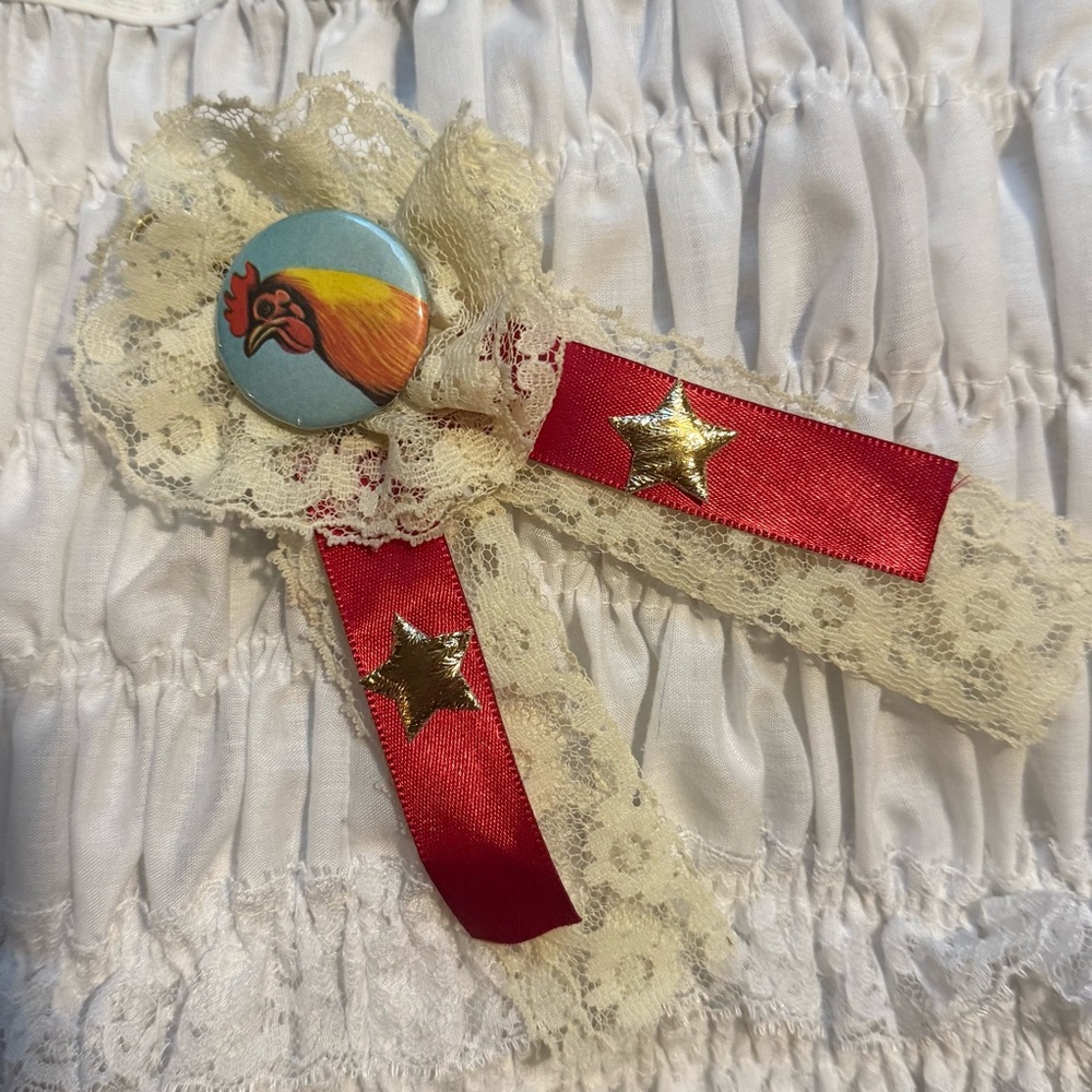 Lace and Red Ribbon prize / award ribbon keychain with Rooster and gold stars